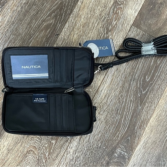 Nautica Women's Wallet Phone
Case Wristlet Cross Body Purse... - Picture 4 of 4